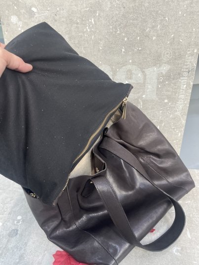 BOLSO MARRÓN PONY MANCHAS