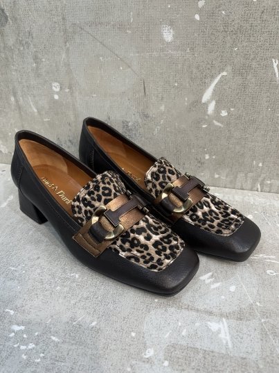MOCASÍN MARRÓN DETALLE POTRO LEOPARDO