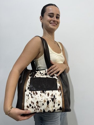 BOLSO MARRÓN PONY MANCHAS