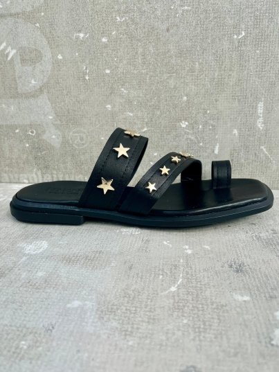 SANDALIA NEGRA ESTRELLAS METAL ORO