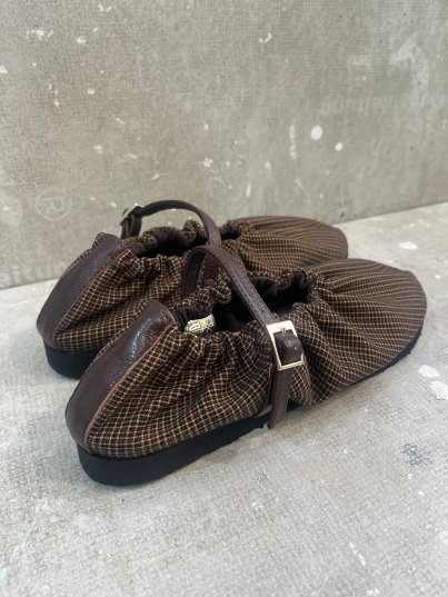 88R01 NAGUISA LEONORA