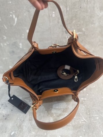 11R06 BOLSO COLOR CUERO CINTURÓN