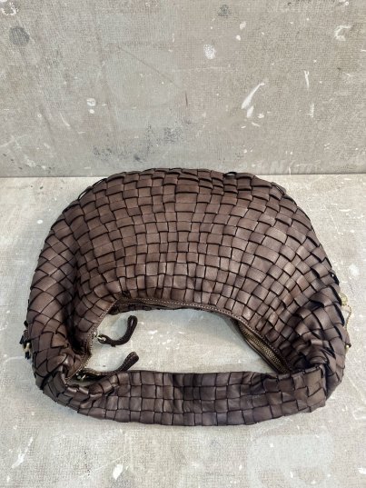 11R11 BOLSO TRENZADO CAFÉ