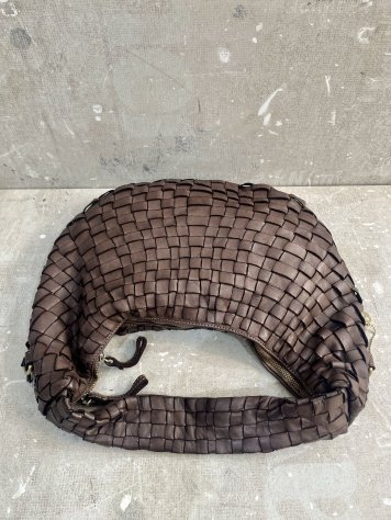 11R11 BOLSO TRENZADO CAFÉ