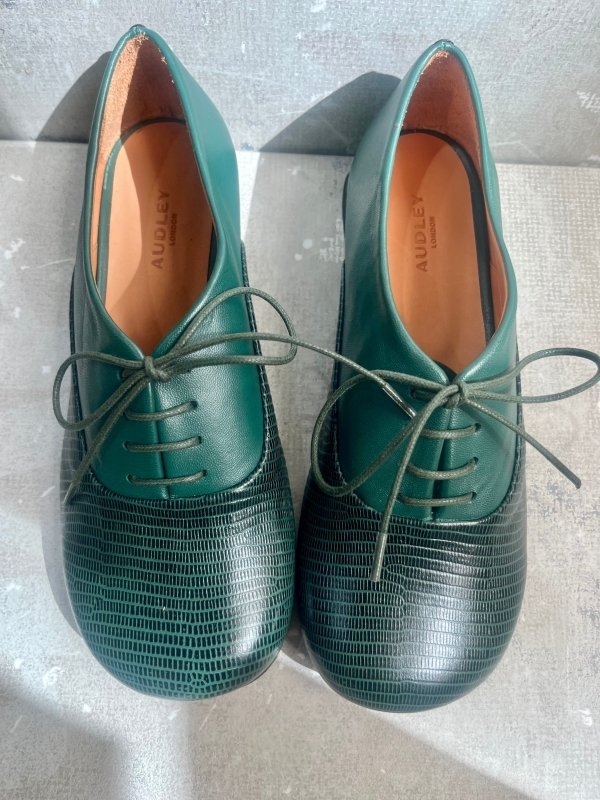 ZAPATO VERDE CORDÓN