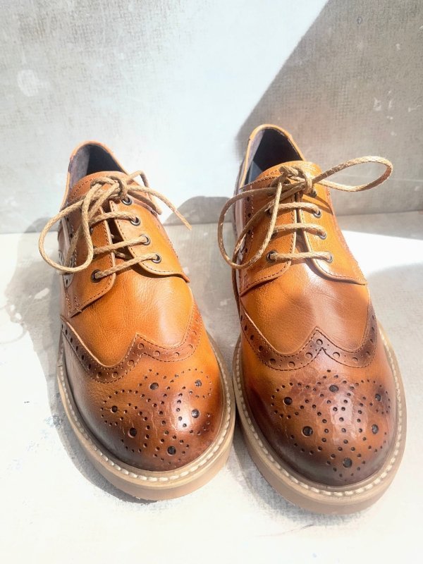 ZAPATO CORDÓN CUERO SUELA CREPÉ