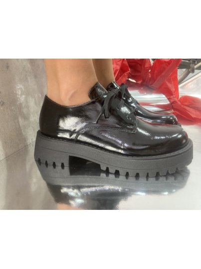 Zapato Charol Negro Cordones