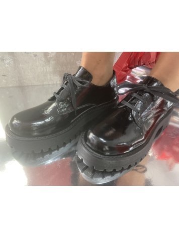 Zapato Charol Negro Cordones