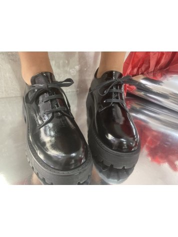 Zapato Charol Negro Cordones