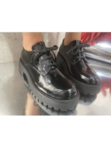 Zapato Charol Negro Cordones