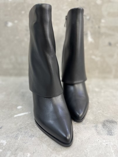 Bota cuña polaina piel negro