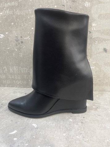 Bota cuña polaina piel negro
