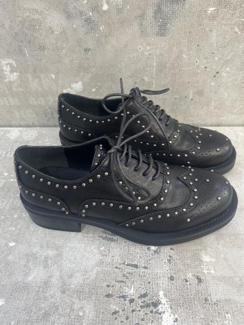 Zapato Oxford remaches 96M03